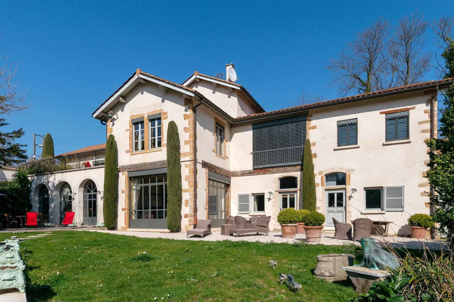 Maison / Villa - Barnes Lyon, agence immobilière de prestige