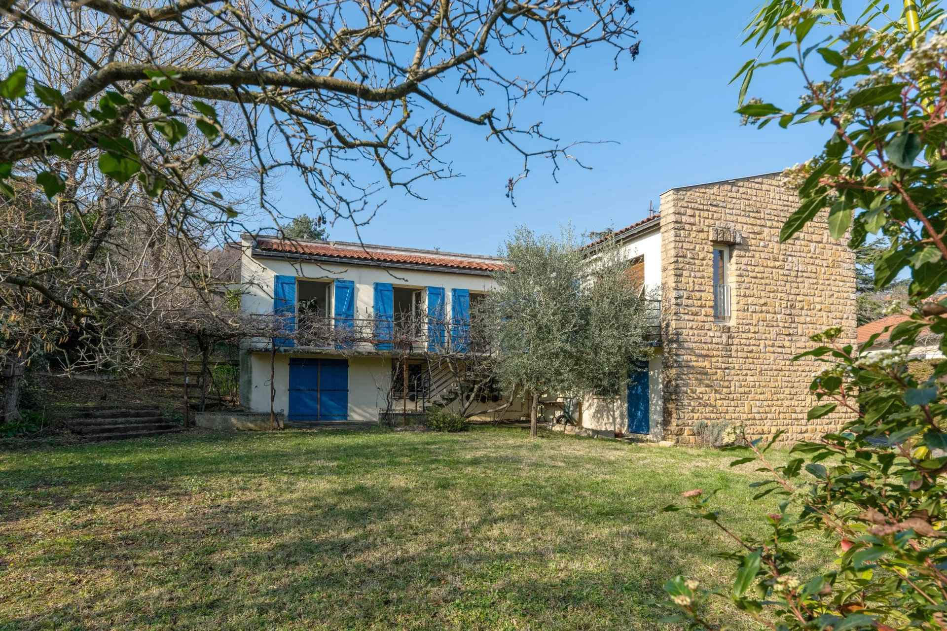 Maison / Villa - Barnes Lyon, agence immobilière de prestige