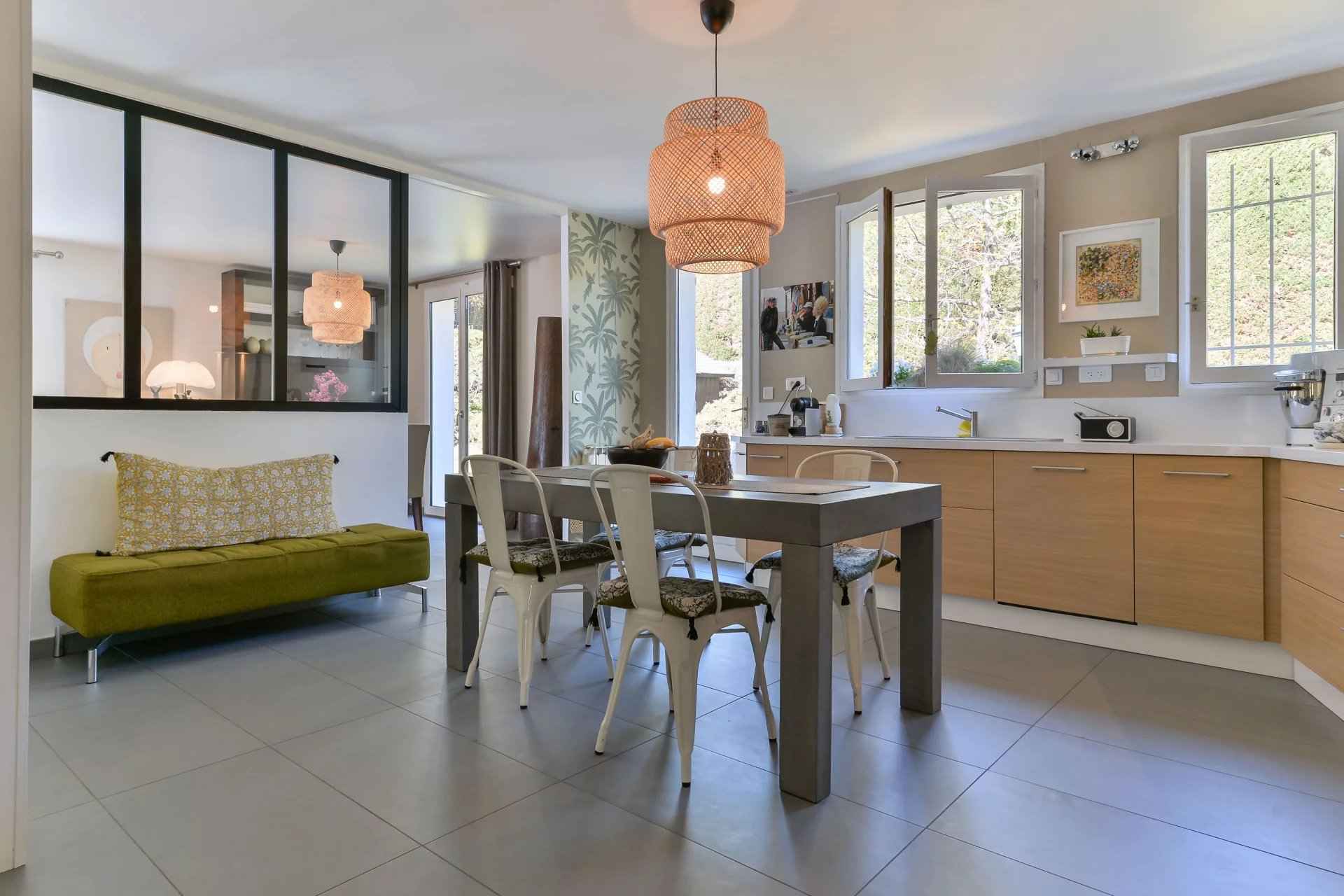 Maison Saint-Genis-les-Ollières 173 m²