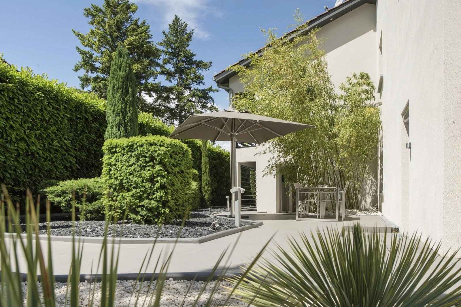 House / Villa - Barnes Lyon, agence immobilière de prestige