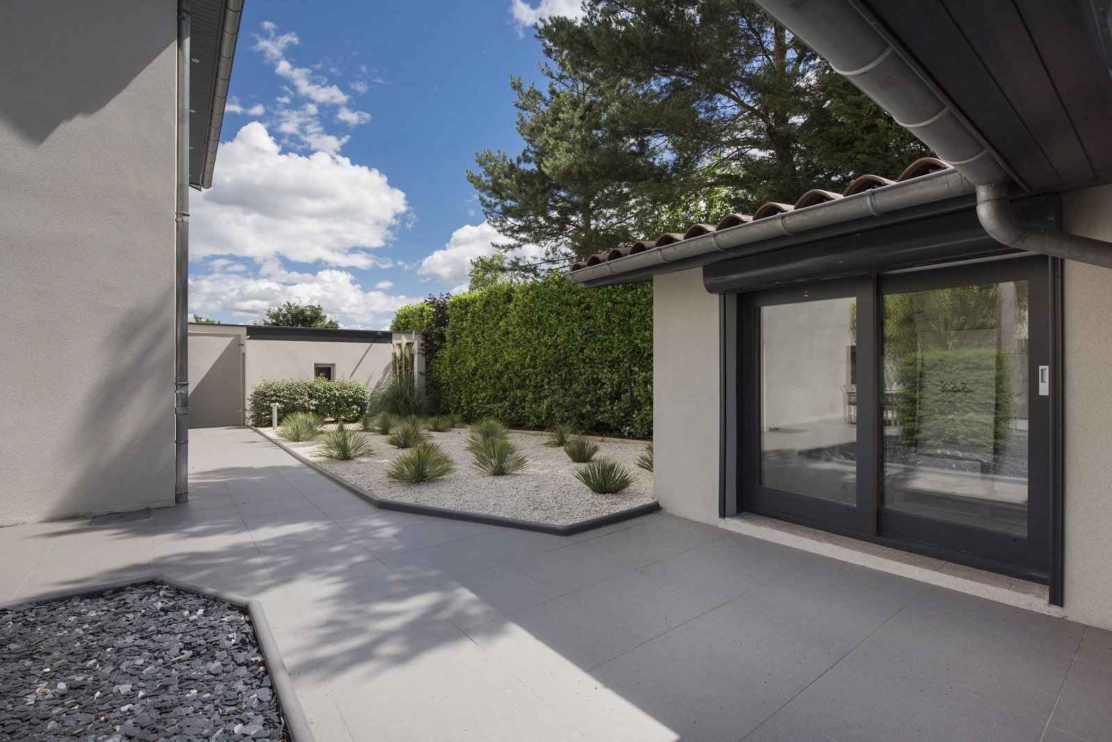 House / Villa - Barnes Lyon, agence immobilière de prestige