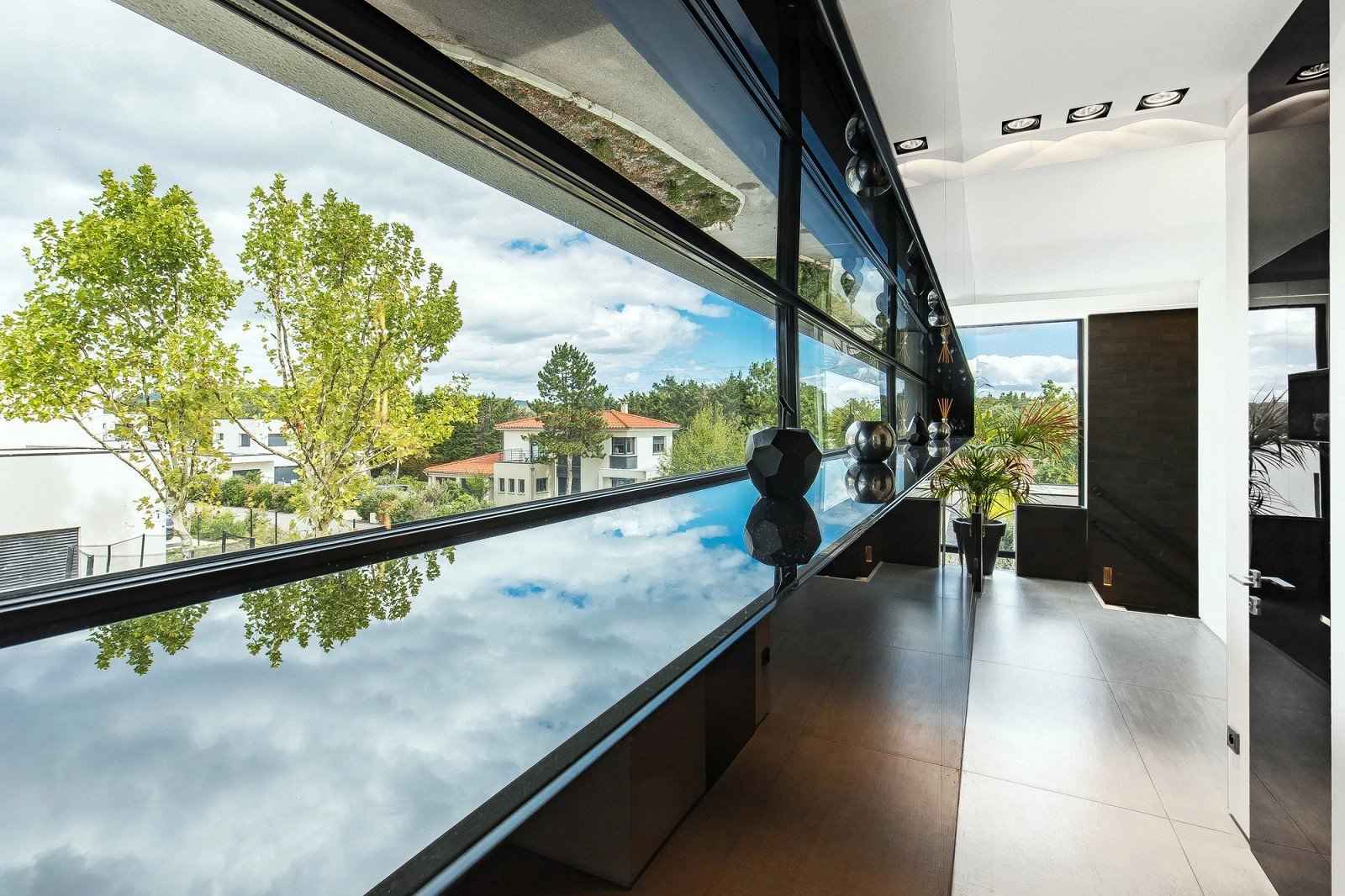 House / Villa - Barnes Lyon, agence immobilière de prestige