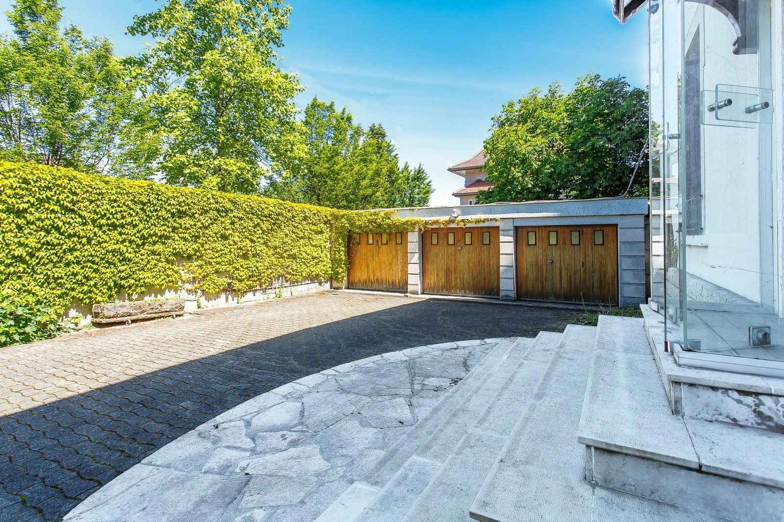 House / Villa - Barnes Lyon, agence immobilière de prestige