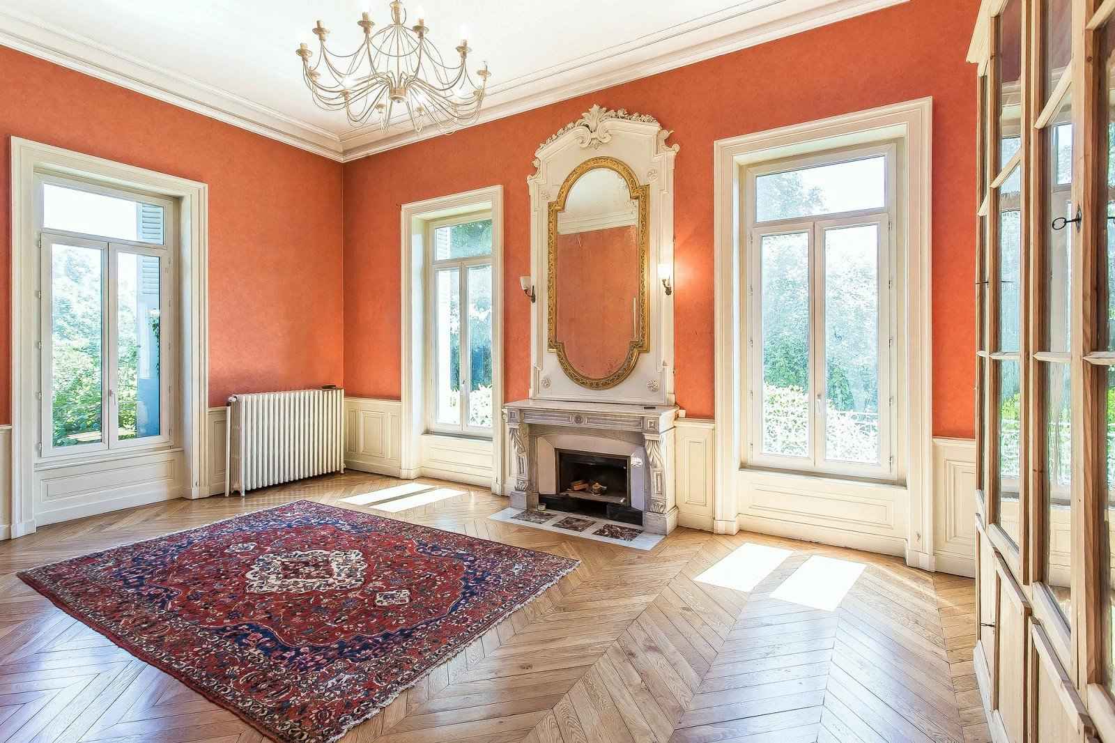 House / Villa - Barnes Lyon, agence immobilière de prestige