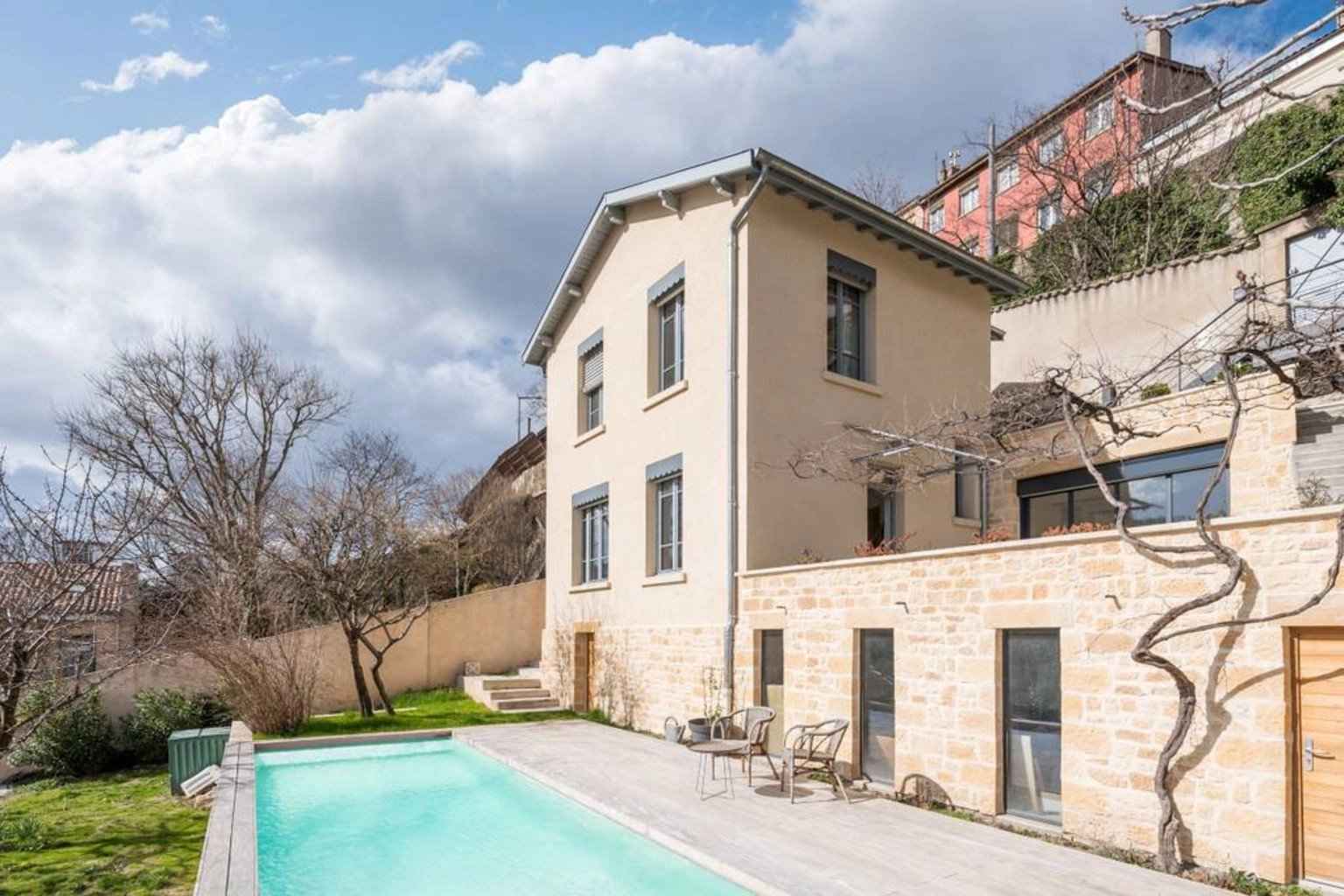 House / Villa - Barnes Lyon, agence immobilière de prestige