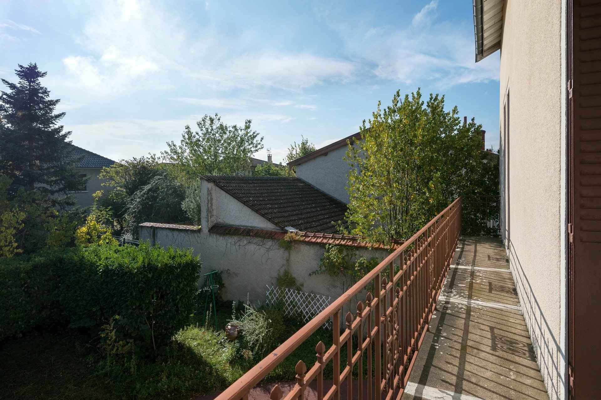 House / Villa - Barnes Lyon, agence immobilière de prestige