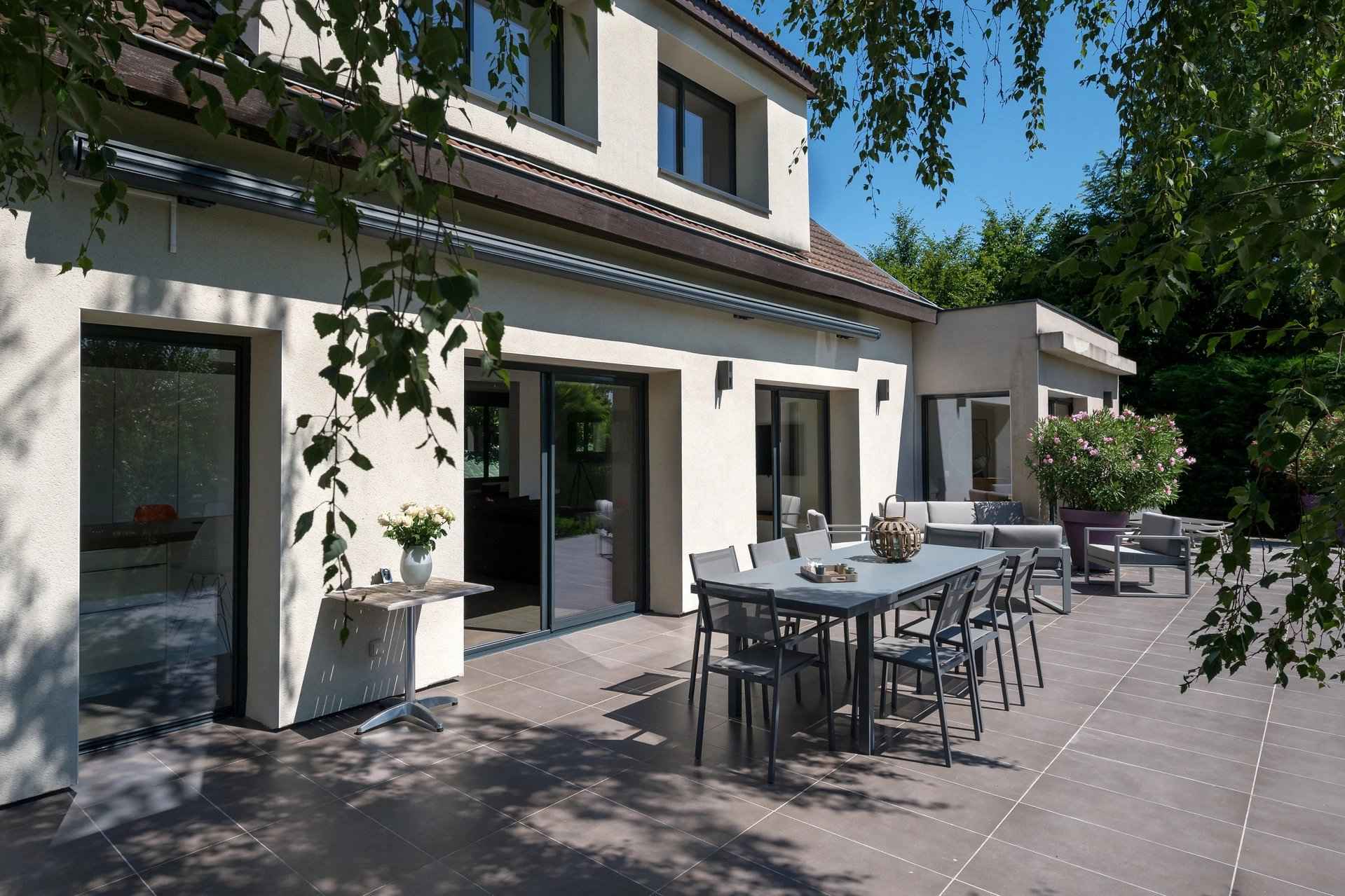 House / Villa - Barnes Lyon, agence immobilière de prestige