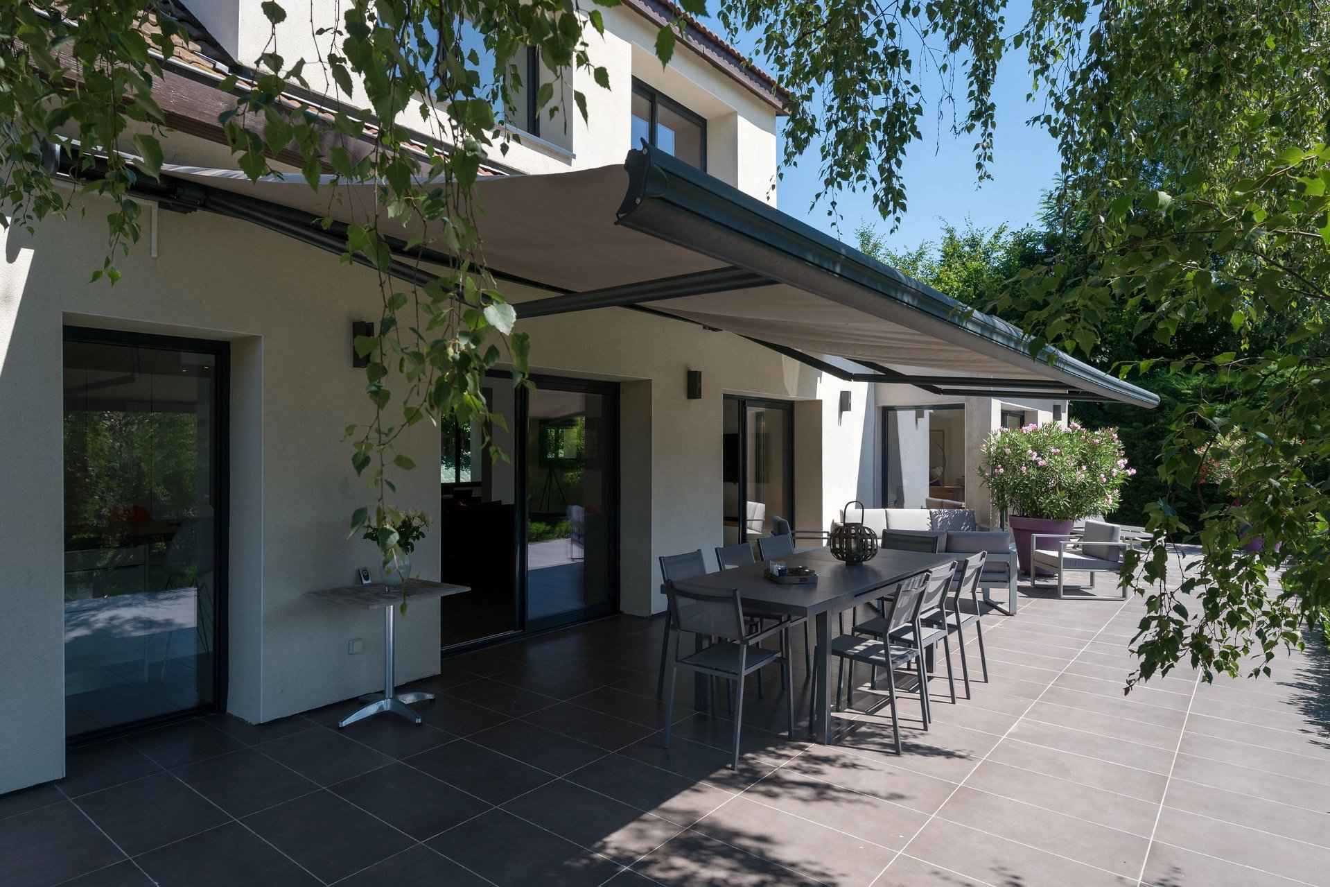 House / Villa - Barnes Lyon, agence immobilière de prestige