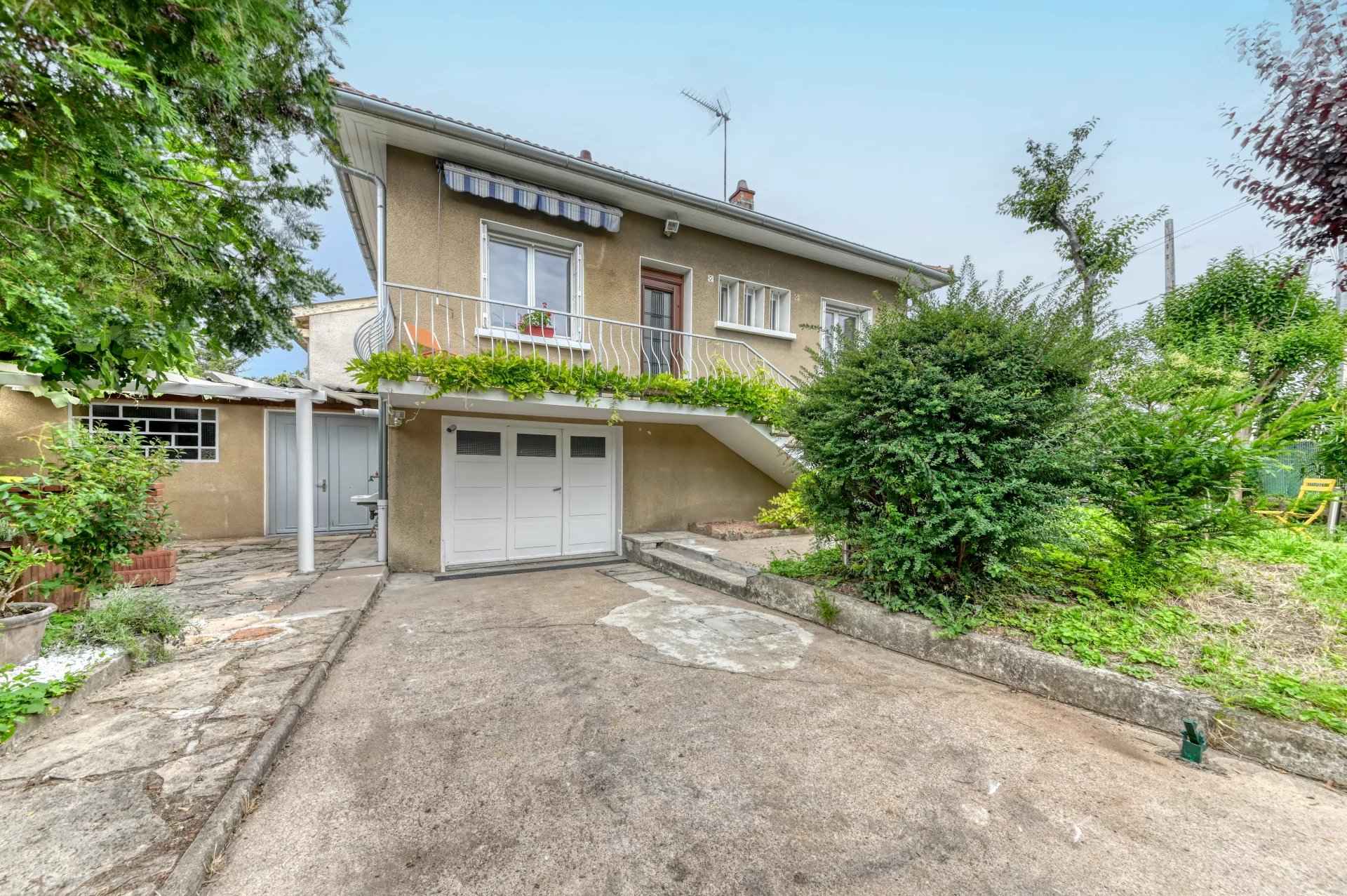 À louer maison Villeurbanne - gratte-ciel