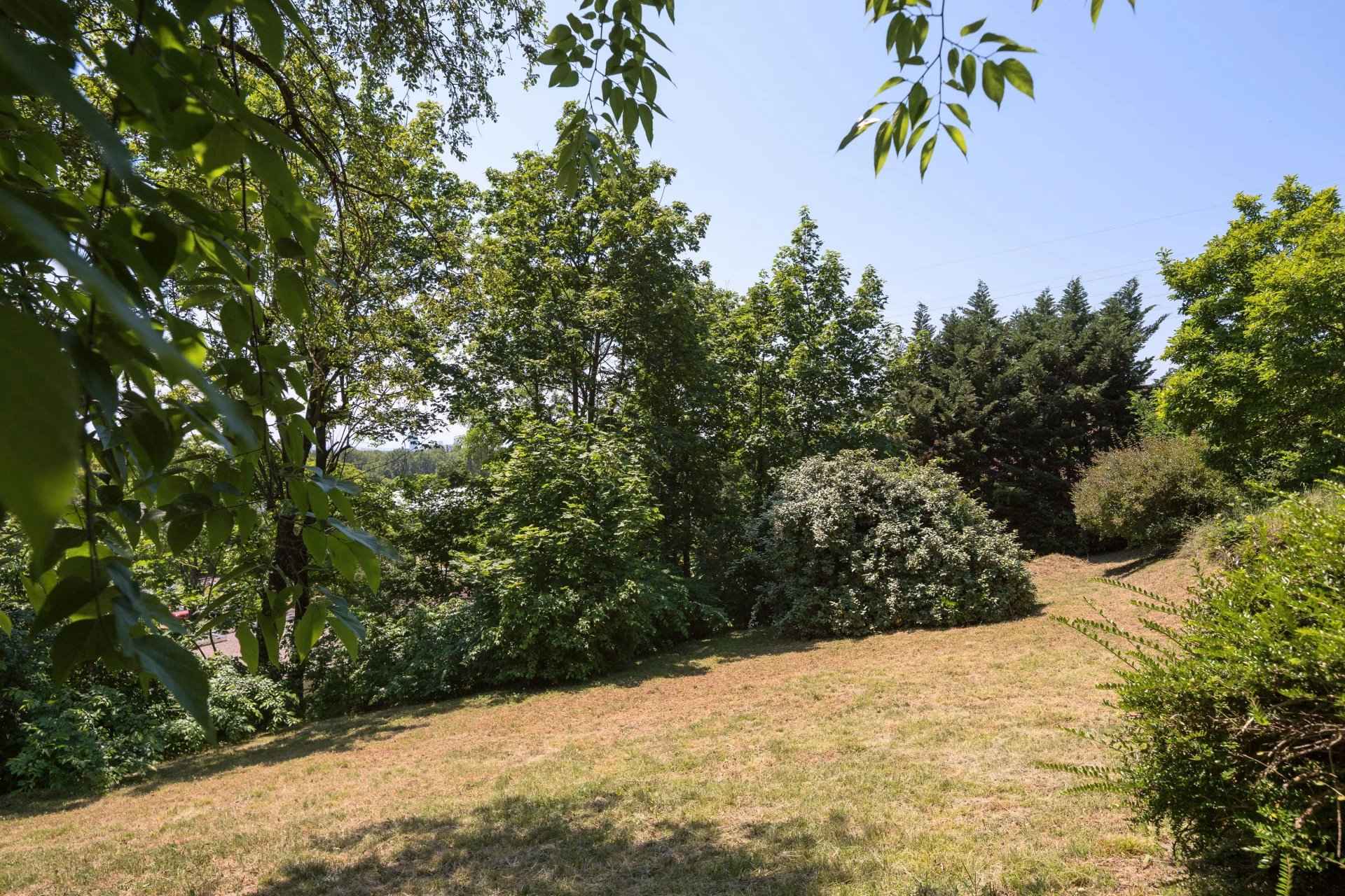 À vendre terrain constructible à Rillieux-la-Pape