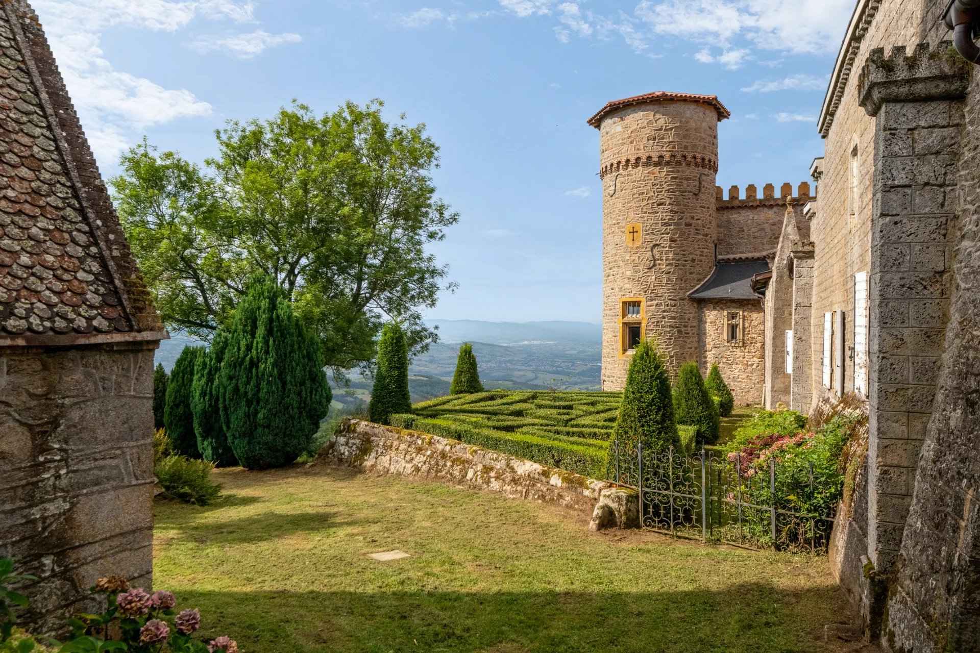 À vendre château à Courzieu 