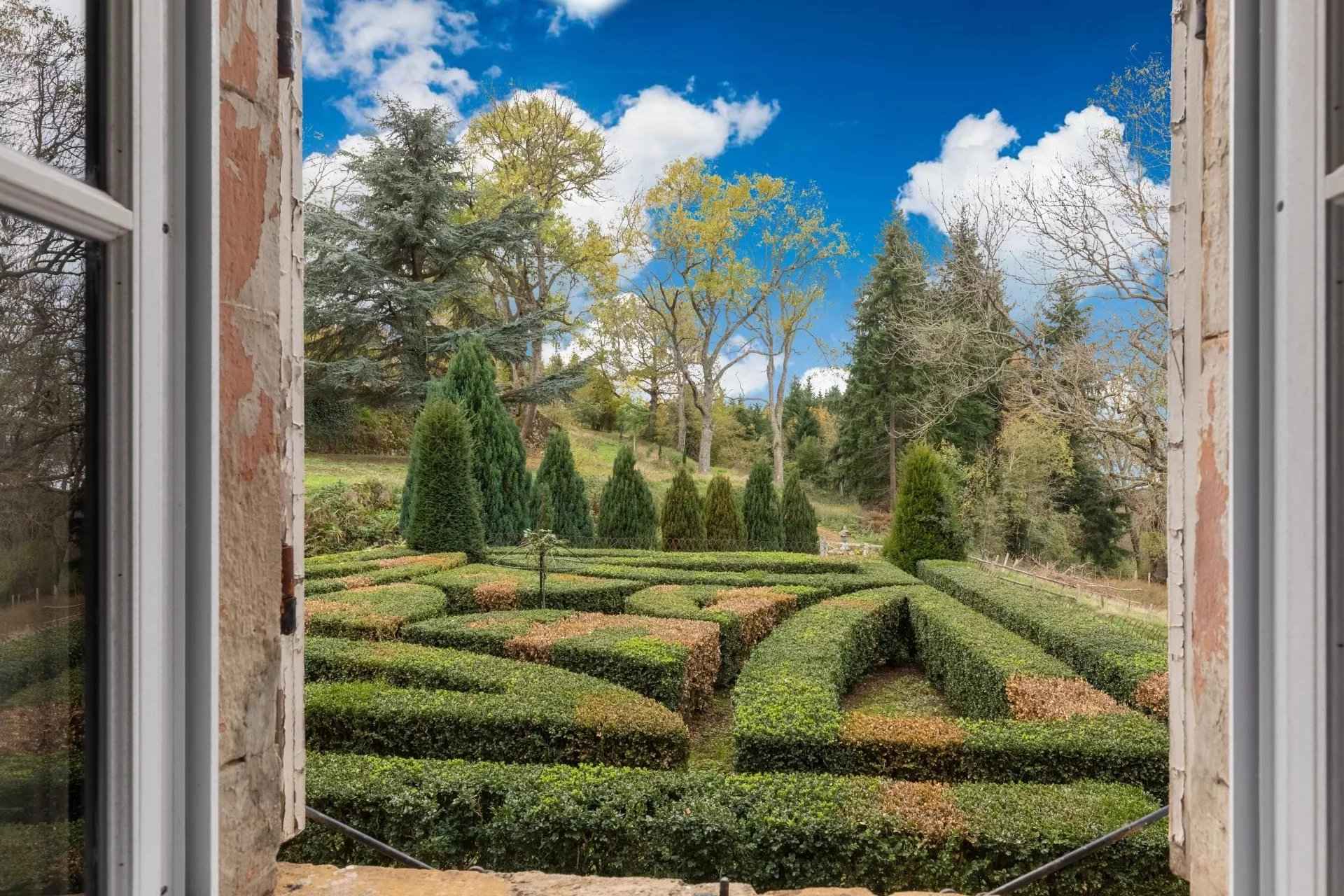 À vendre château à Courzieu 