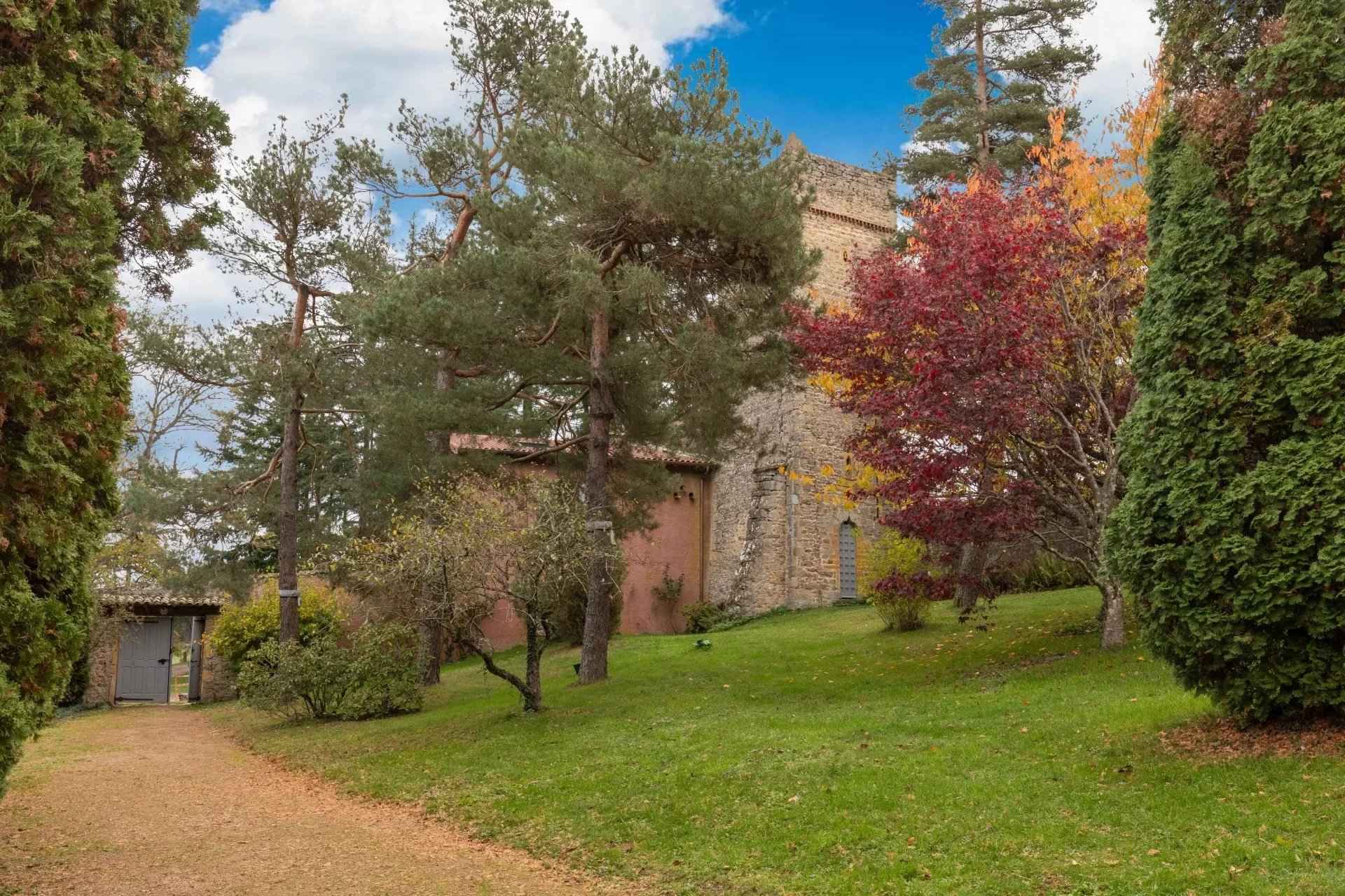 À vendre château à Courzieu 