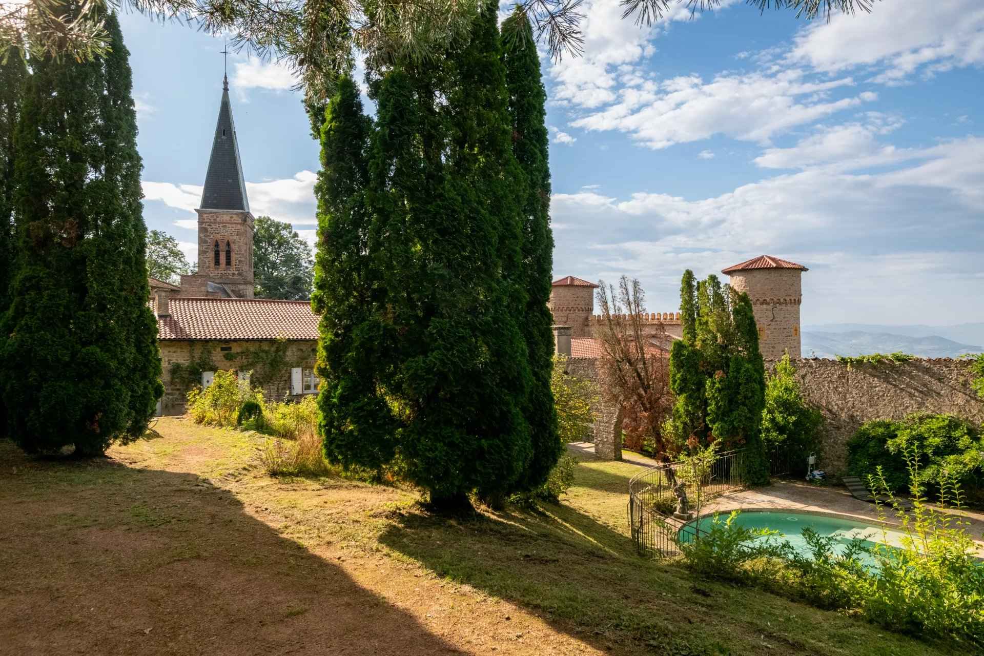 À vendre château à Courzieu 