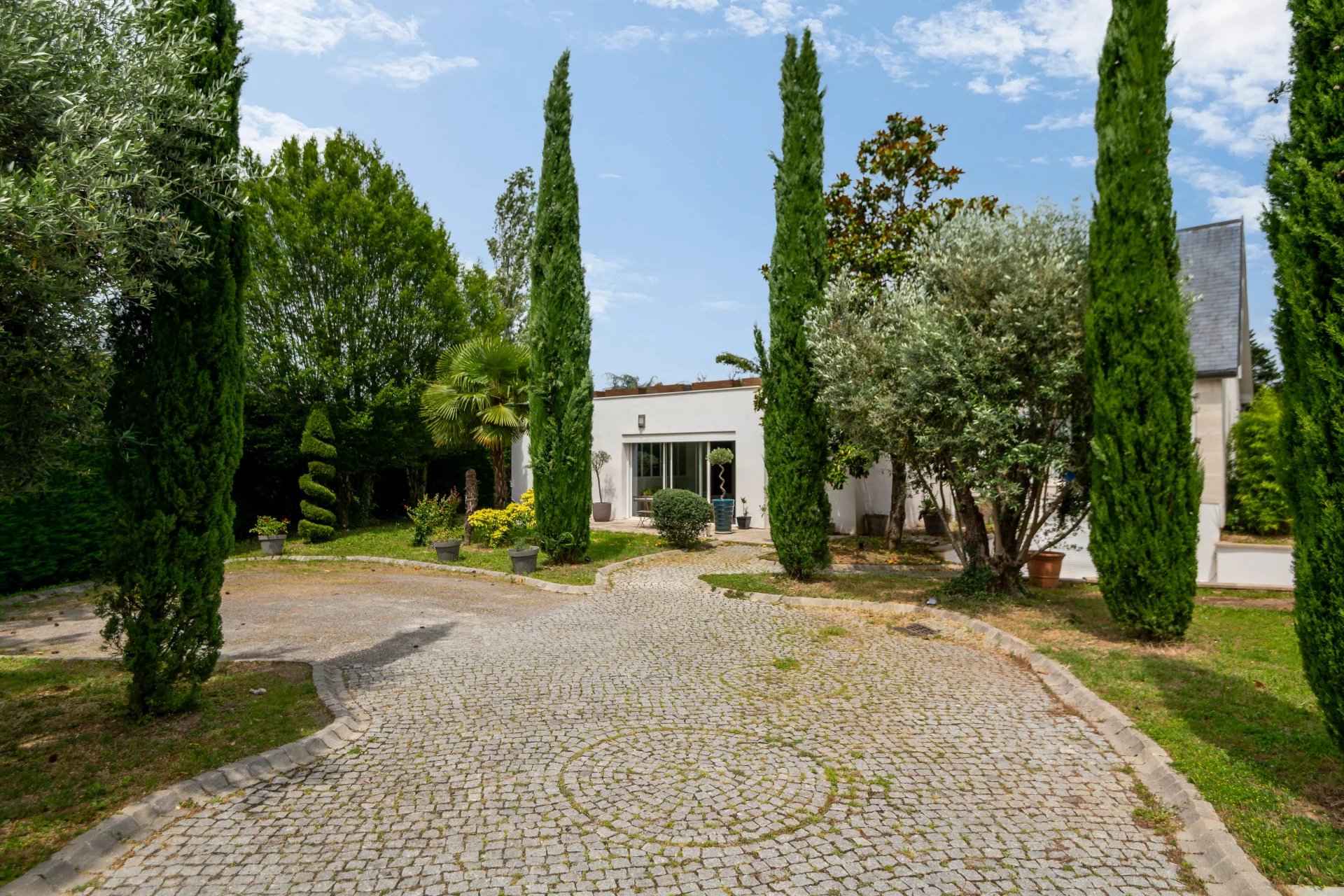 À vendre maison à Charbonnières-les-Bains 