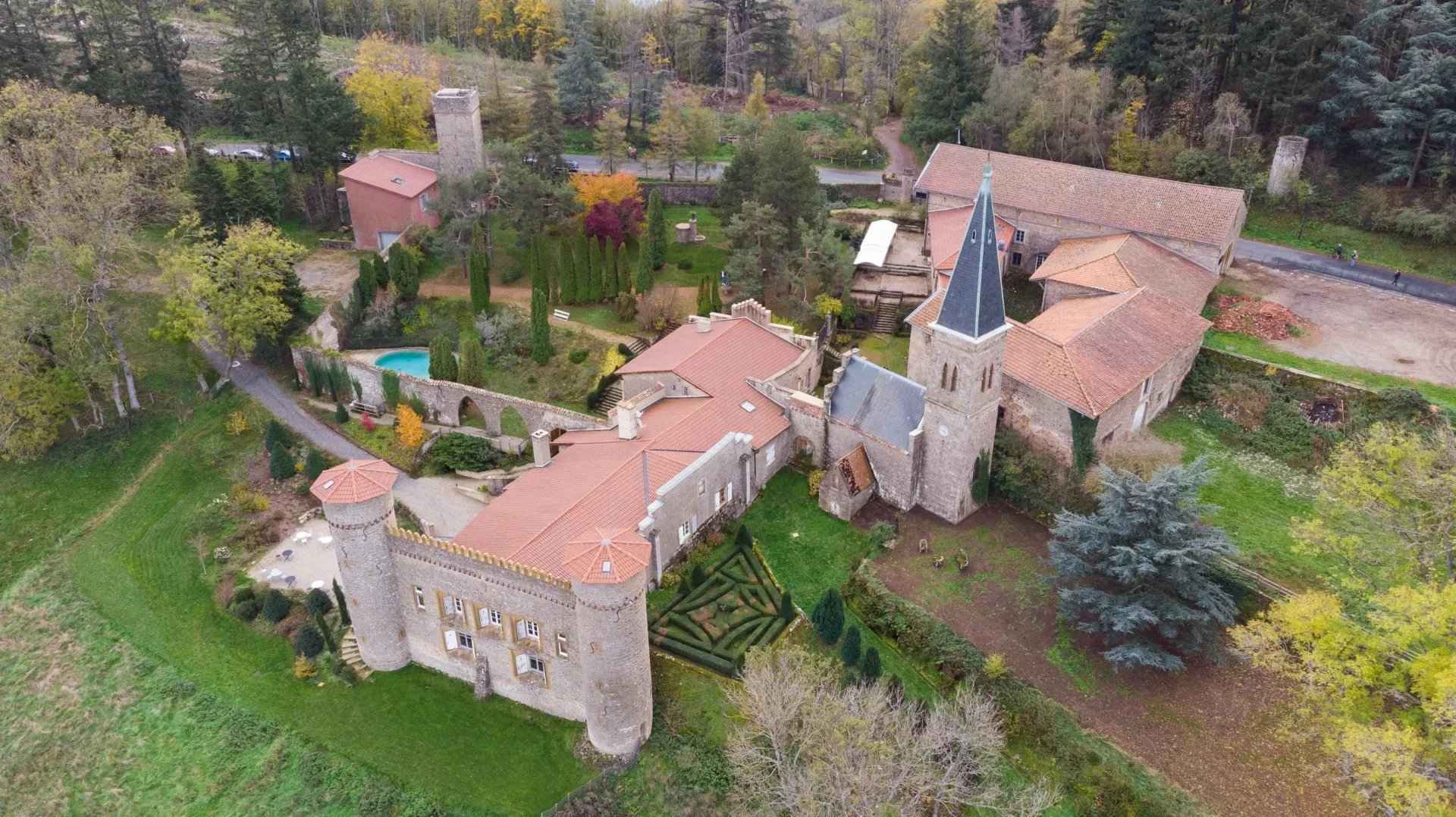 À vendre château à Courzieu 