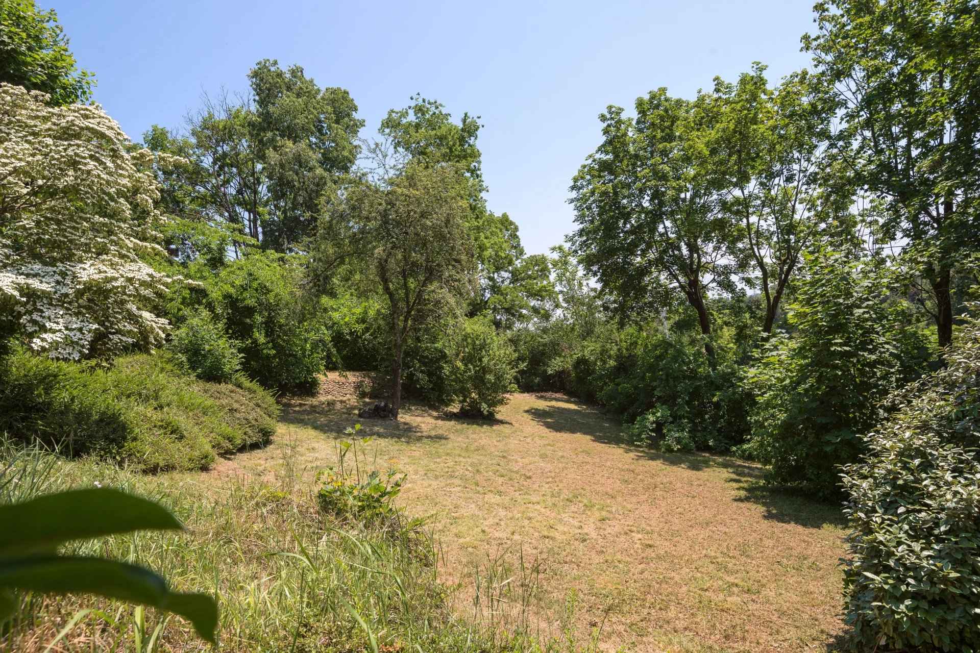 À vendre terrain constructible à Rillieux-la-Pape